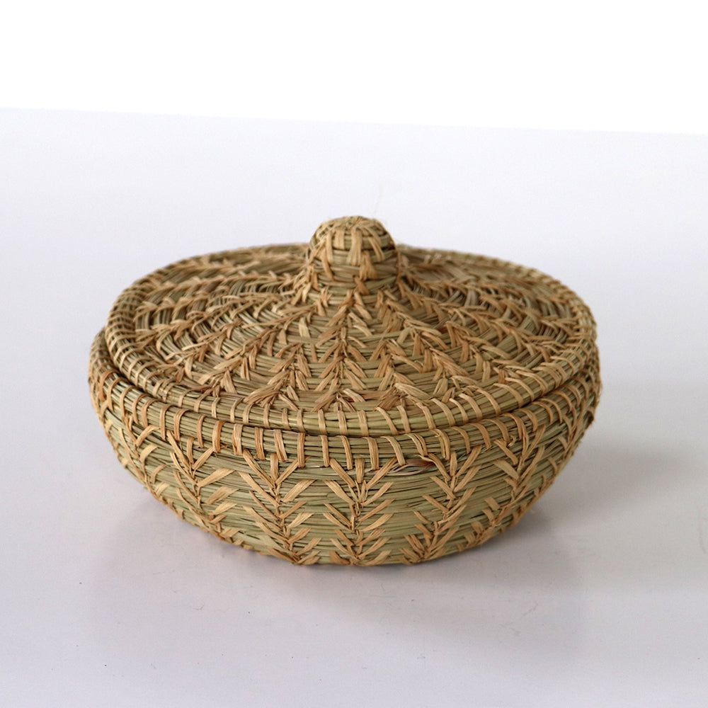 Basket, medium pine with lid